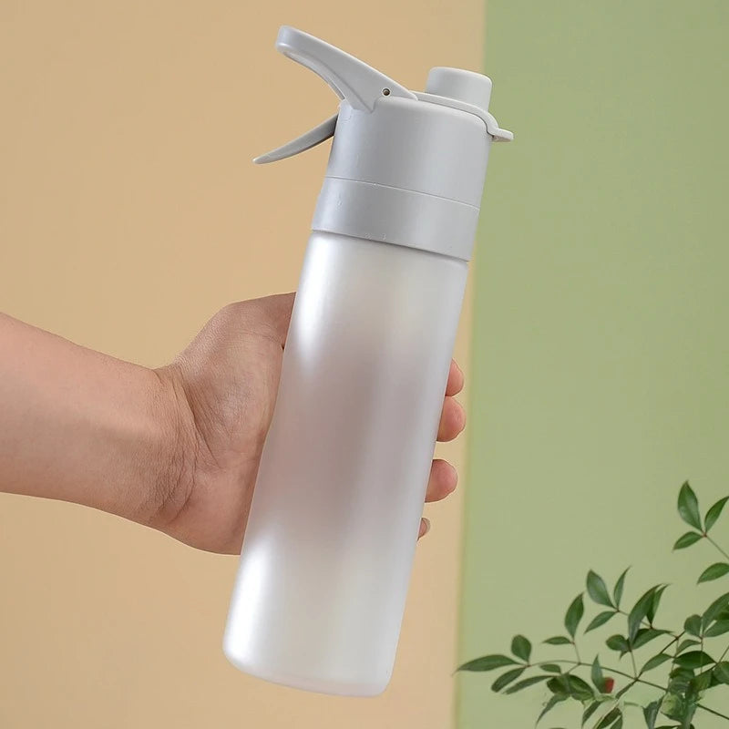 700ml Water Bottle for Girls Outdoor Sport Fitness Water Cup Large Capacity Spray Bottle BPA Free Drinkware Travel Bottles